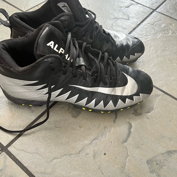 Nike Aloha menace shark football cleats - Picture 2 of 5